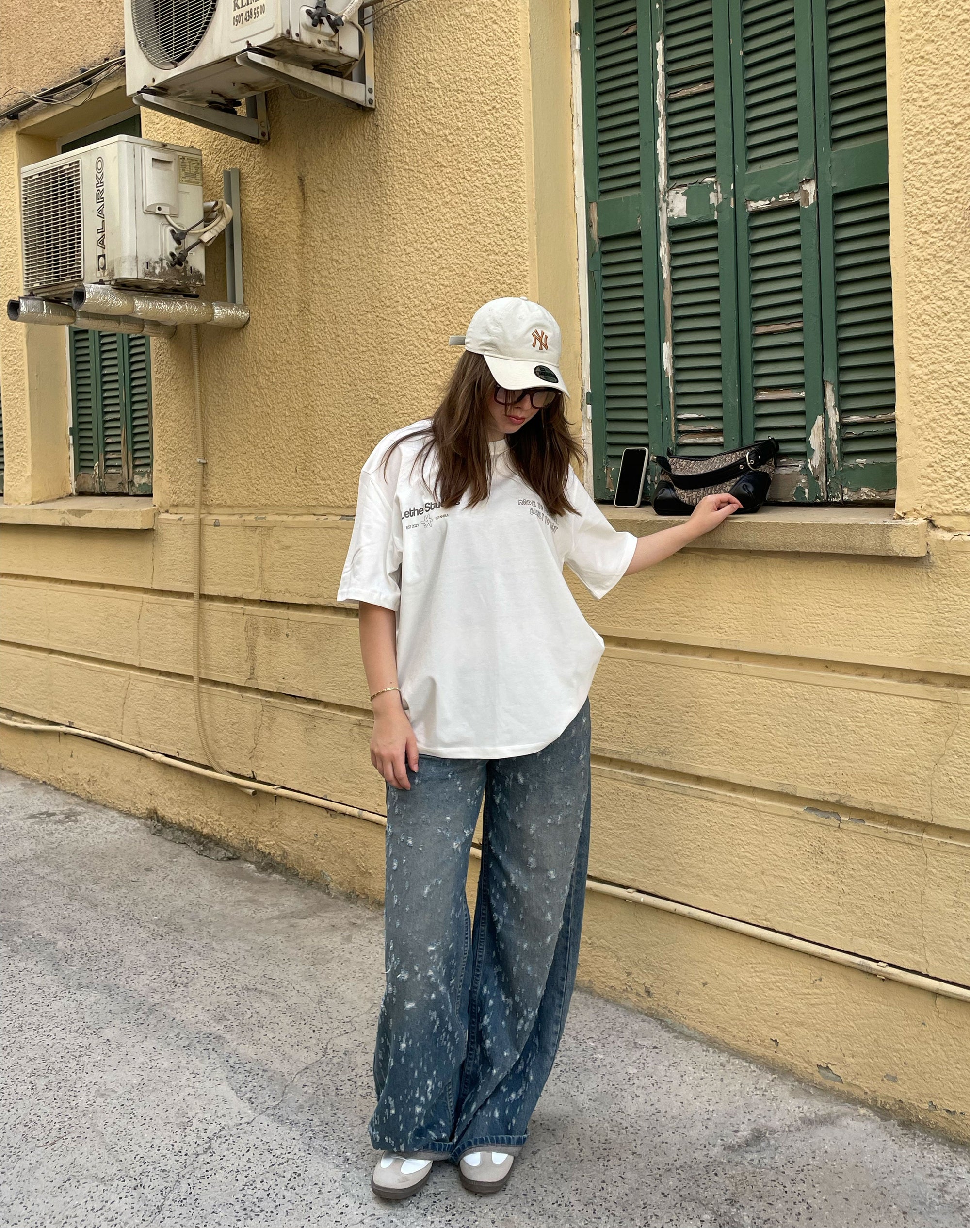 T-SHIRT