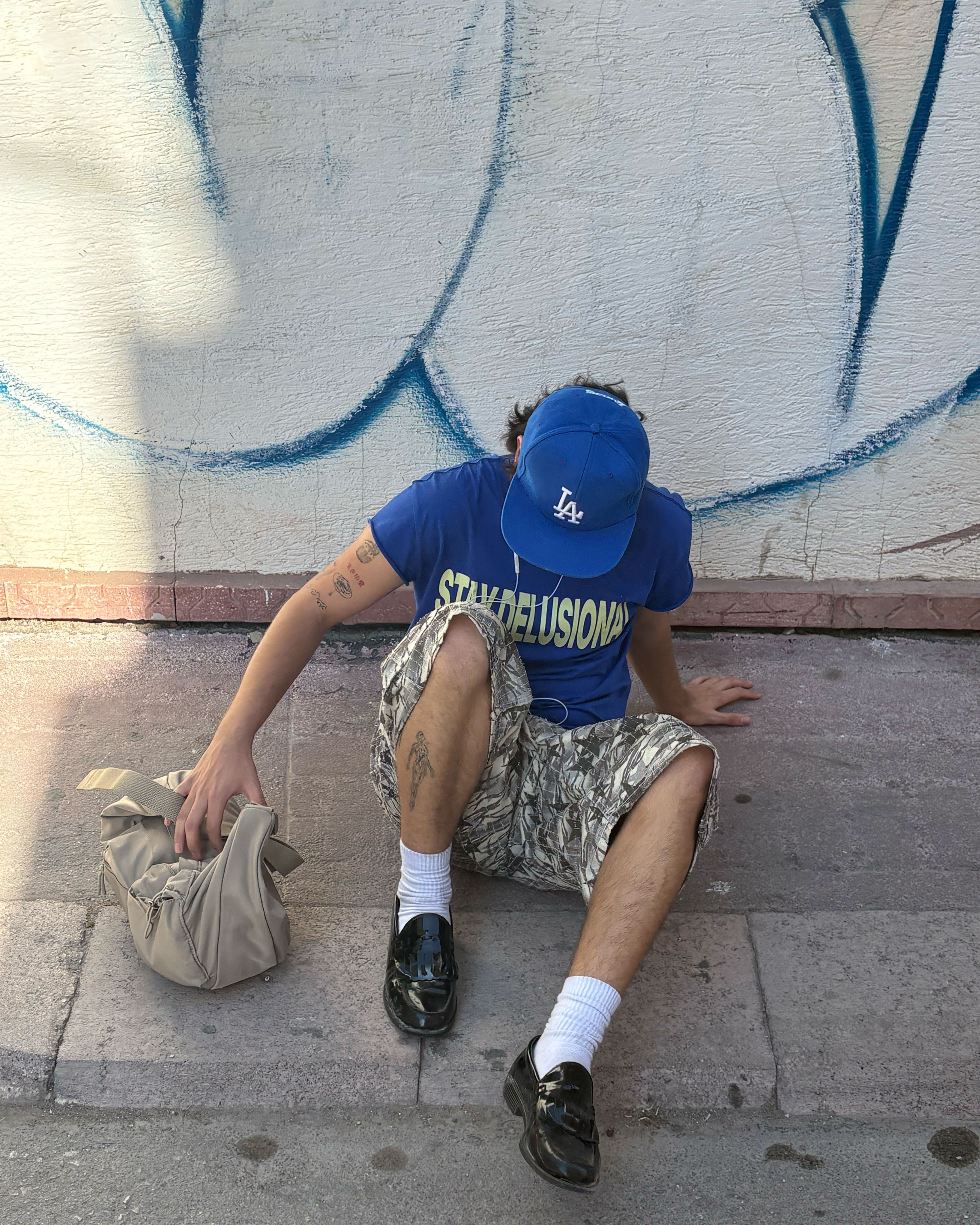 STAY DELUSIONAL T-SHIRT - Ekru - Boxy Fit - Lethe Studios