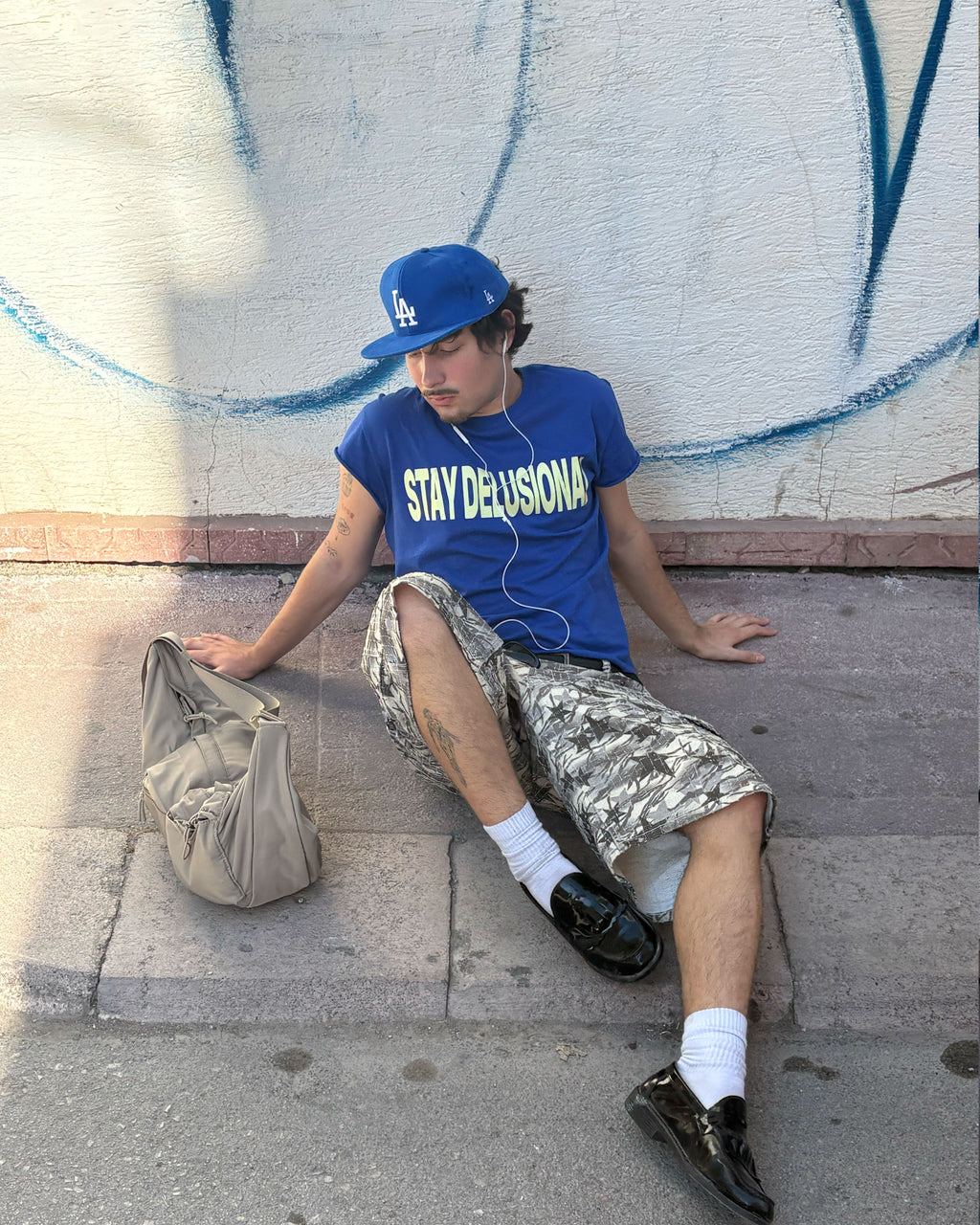 STAY DELUSIONAL T-SHIRT - Ekru - Boxy Fit - Lethe Studios